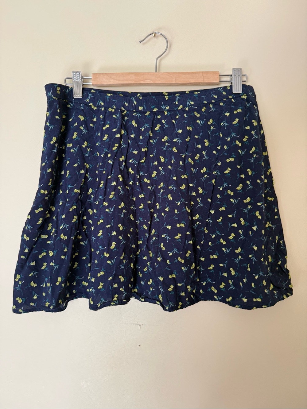 Gap Crepe Navy Floral Mini Skirt Large - Picture 8 of 13